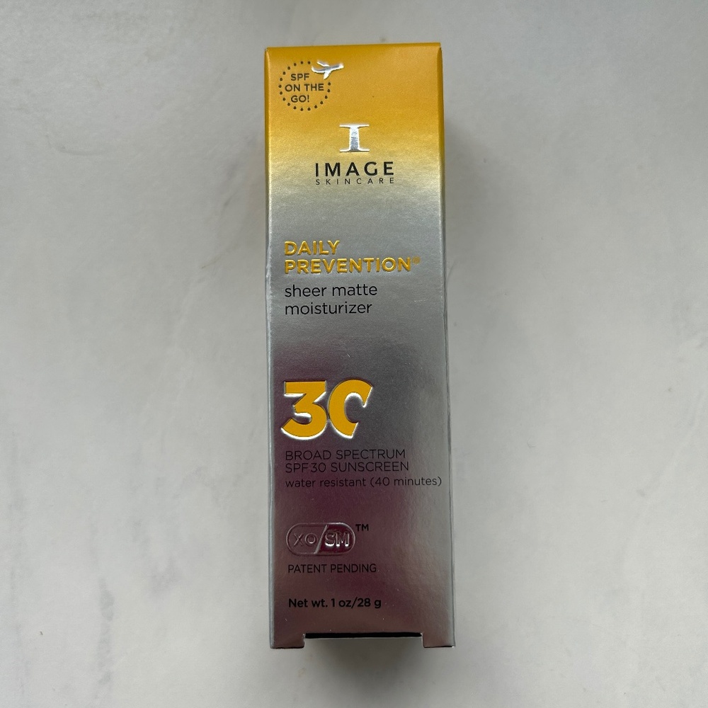 image skincare -  DAILY PREVENTION sheer matte moisturizer SPF 30